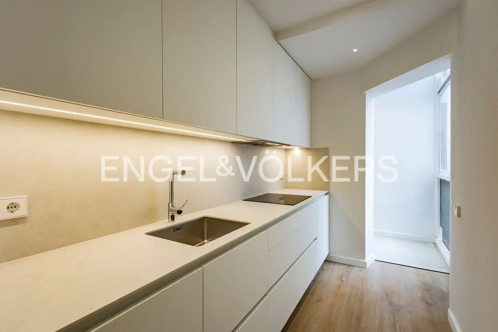 Kitchen of Flat for sale in Barcelona  with Air Conditioner, Heating and Parquet flooring