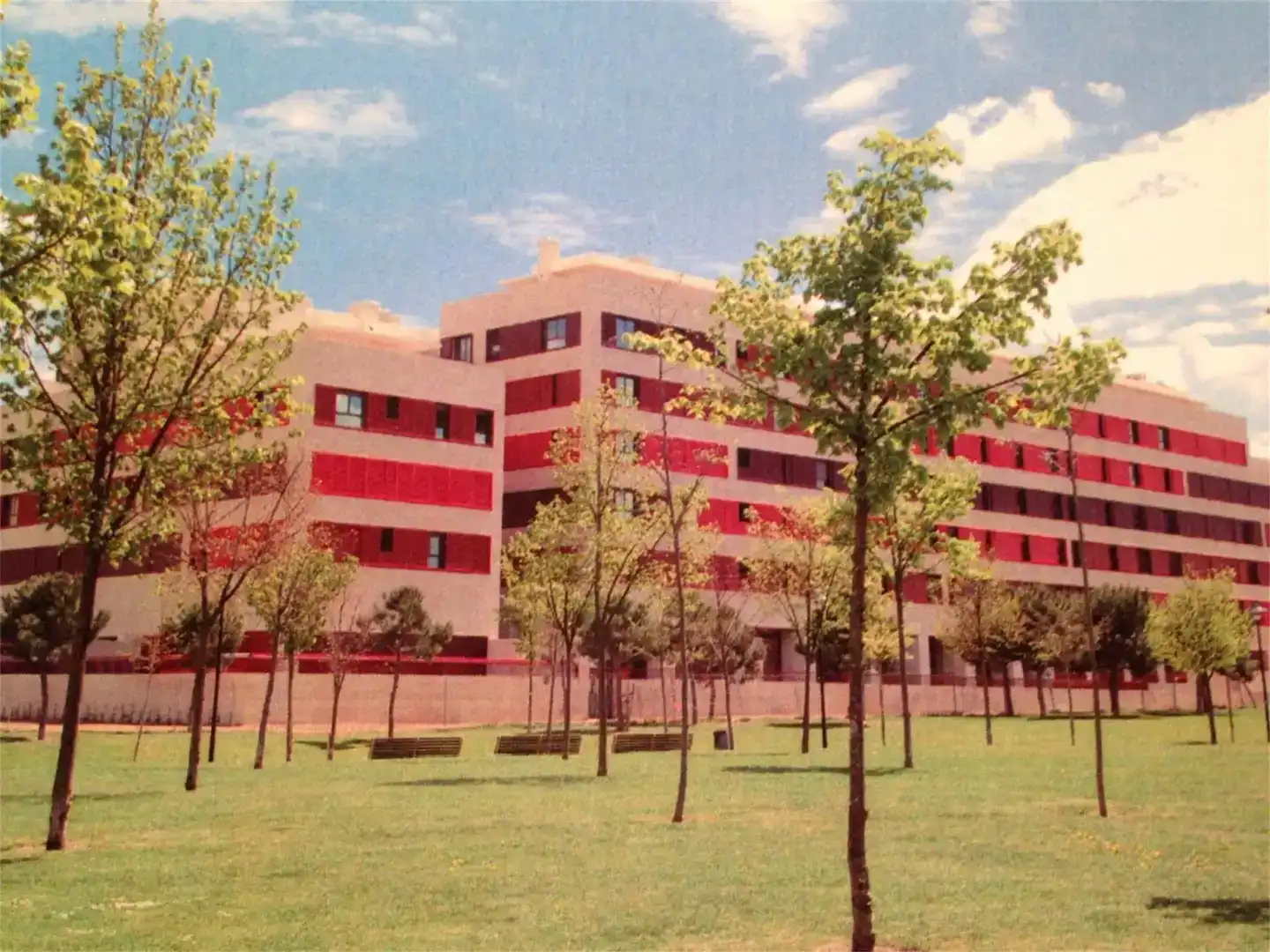Vista exterior de Pis per a compartir en  Logroño amb Jardí privat, Parquet i Moblat