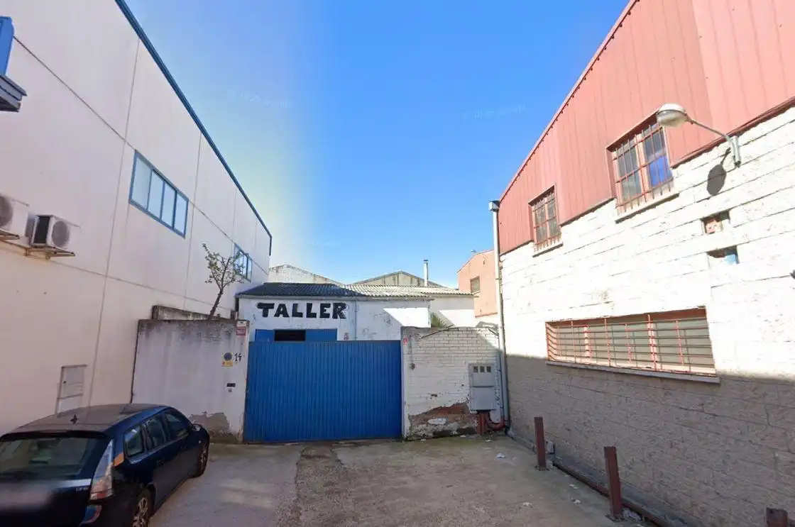 Nau industrial en venda a Calle del Nogal 14