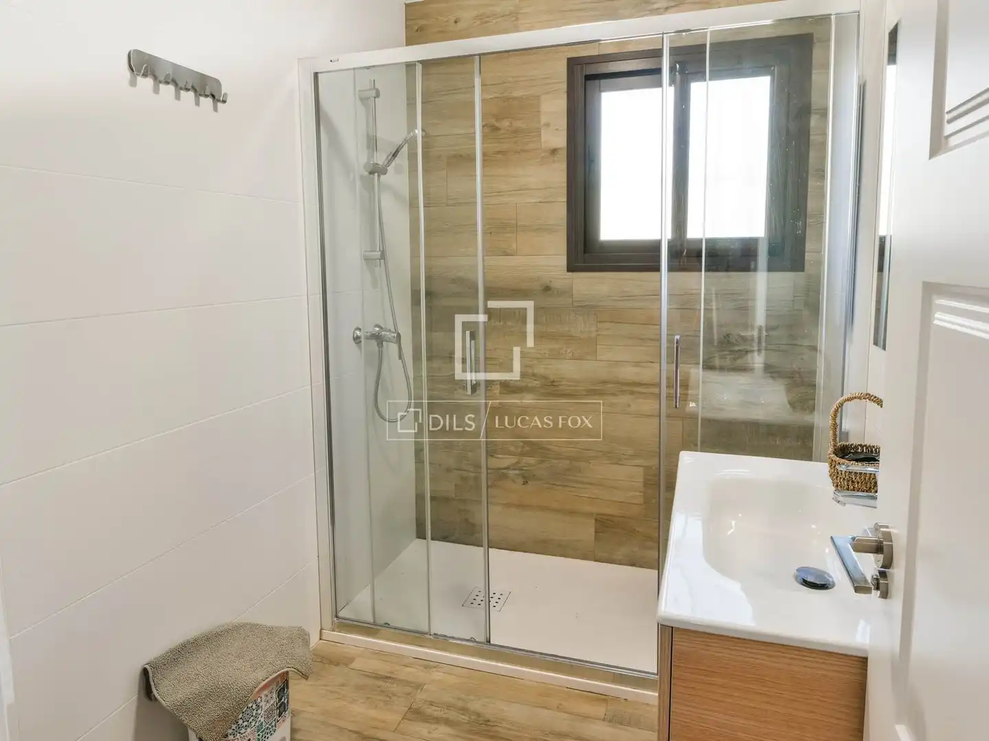 Bany de Casa o xalet en venda en Málaga amb Aire condicionat, Calefacció i Jardí privat