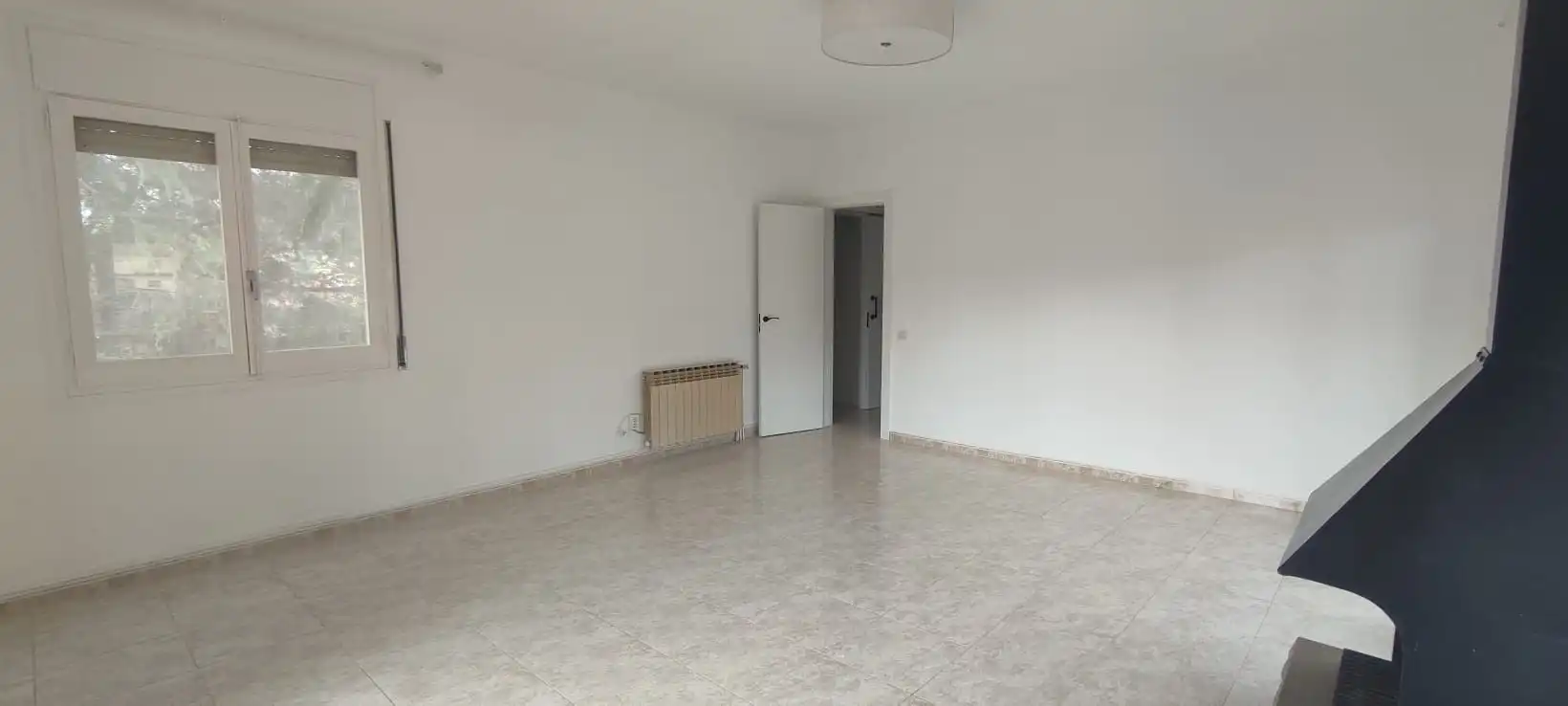 Sala de estar de Casa o chalet en venta en Vallirana con Aire acondicionado, Jardín privado y Terraza