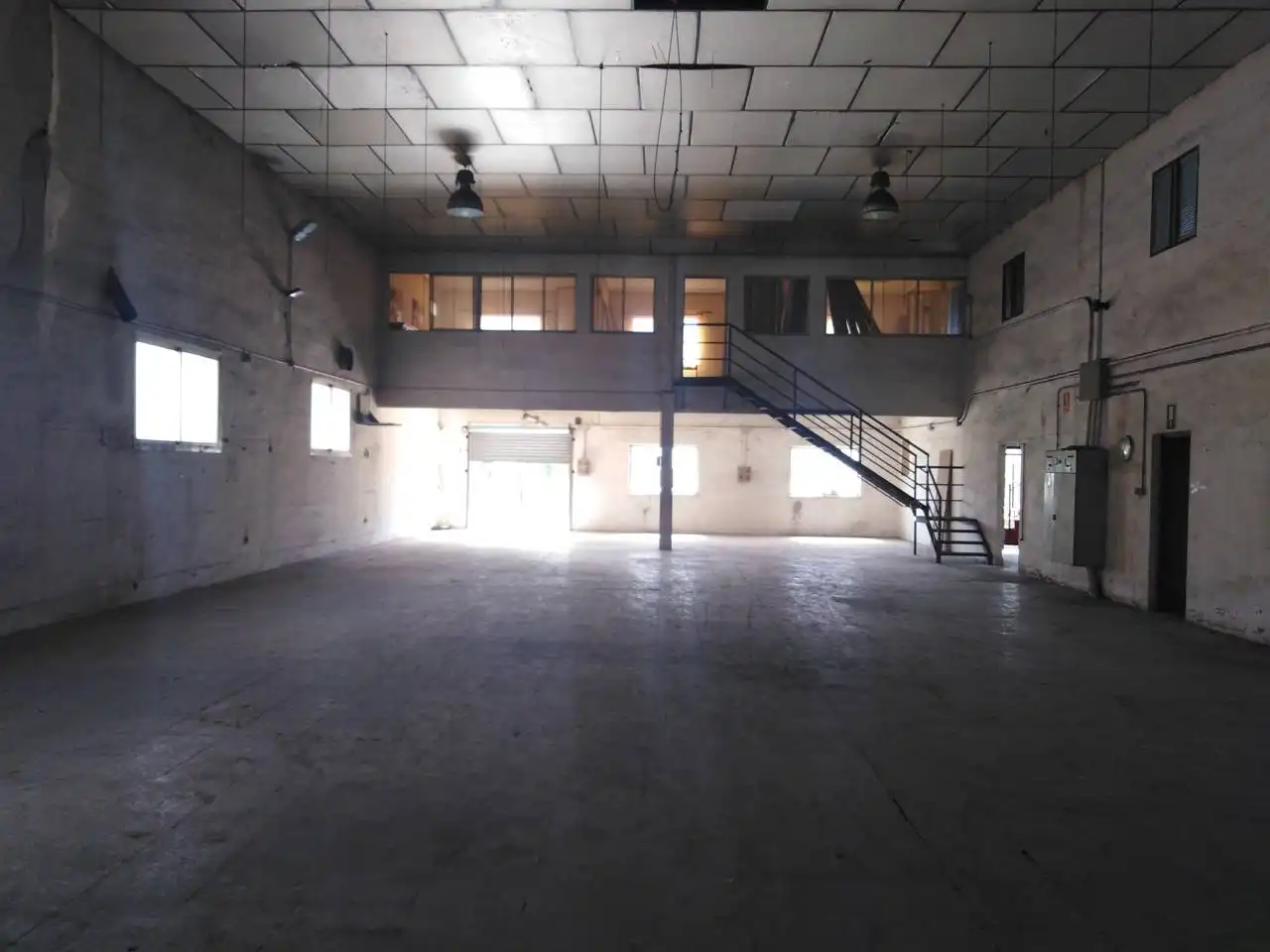 Industrial buildings for rent in Almansa