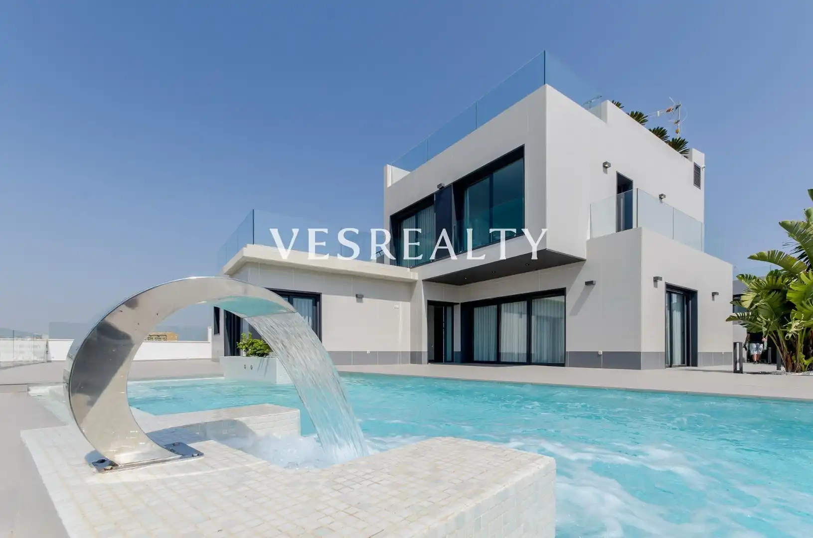 Xalet amb piscina en venda a Carrer Juan Marsé