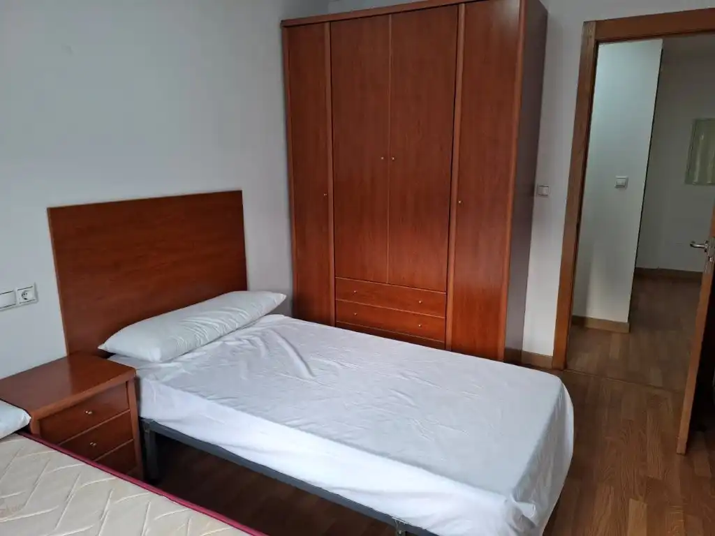 Habitación de Piso en venta en Burela con Calefacción, Trastero y Amueblado