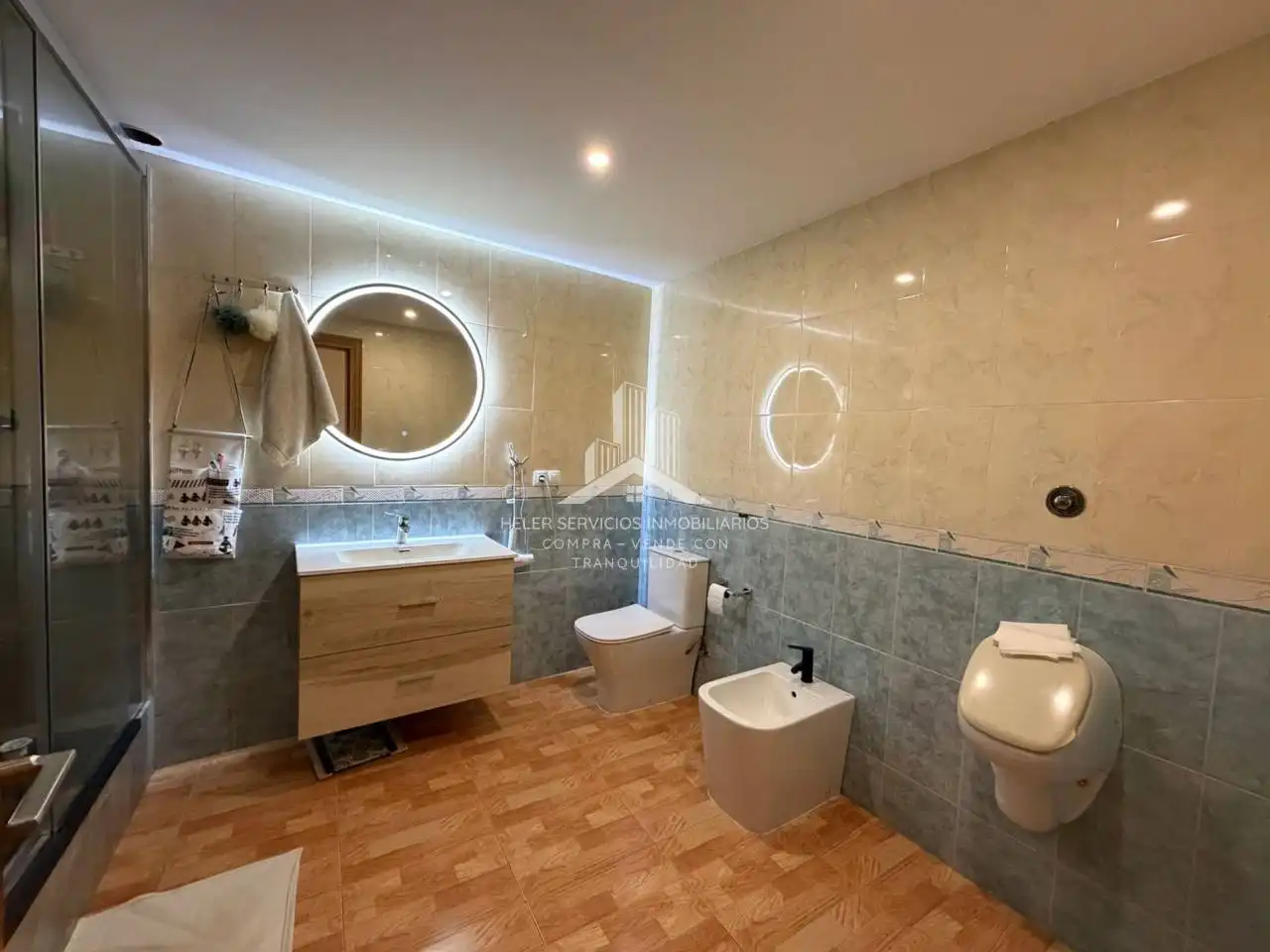 Bany de Apartament en venda en Vila-real amb Parquet, Terrassa i Traster