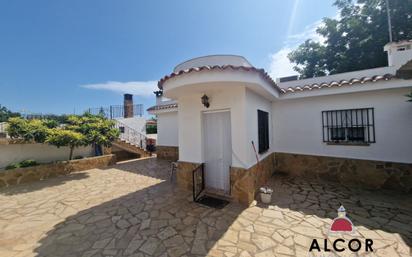 Vista exterior de Casa o xalet en venda en Benicarló amb Terrassa i Piscina