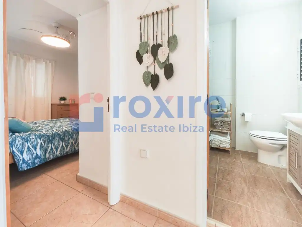 Dormitori de Apartament de lloguer en Sant Antoni de Portmany amb Aire condicionat, Terrassa i Moblat