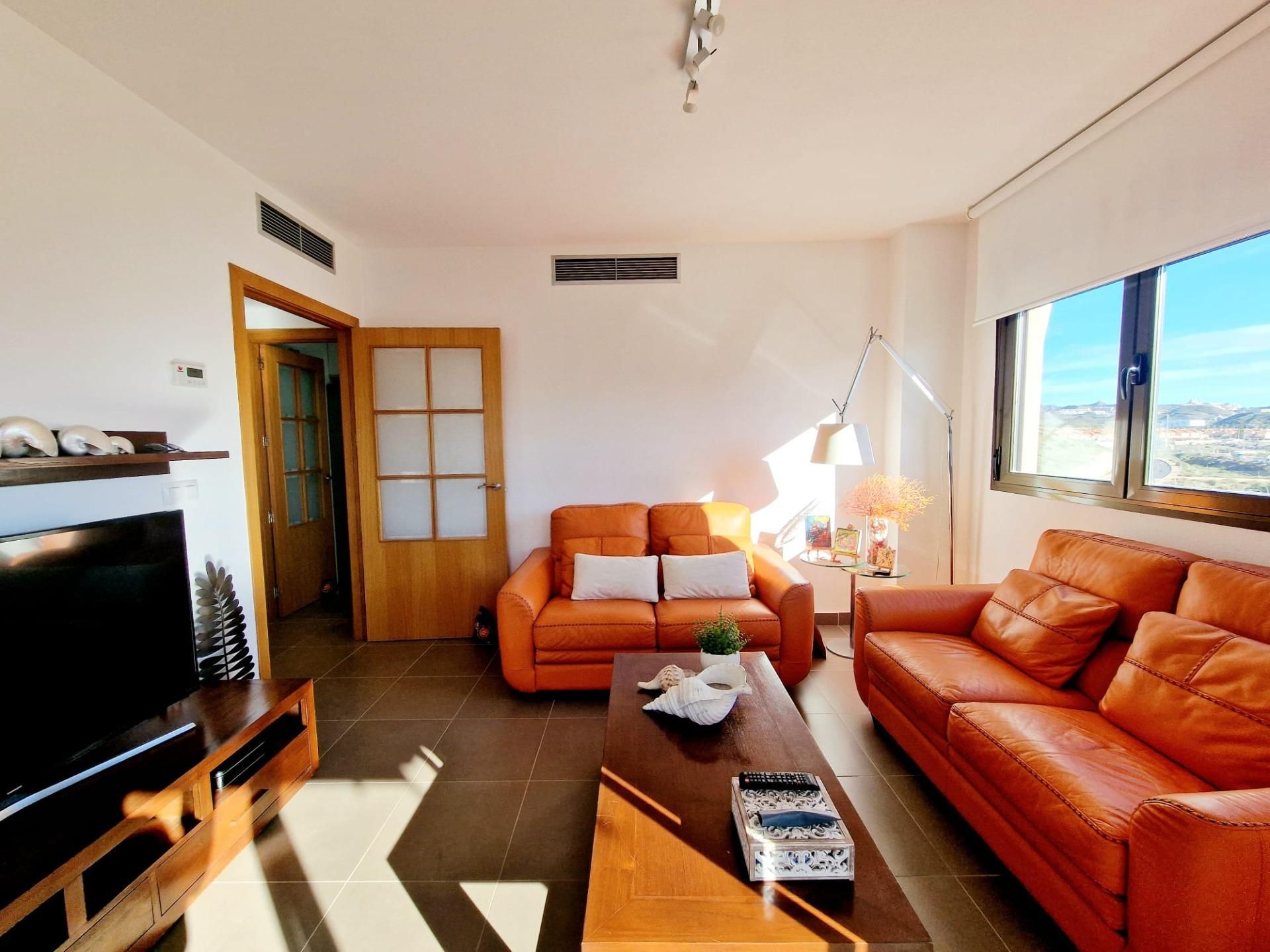 Sala d'estar de Apartament en venda en Águilas amb Aire condicionat, Terrassa i Traster
