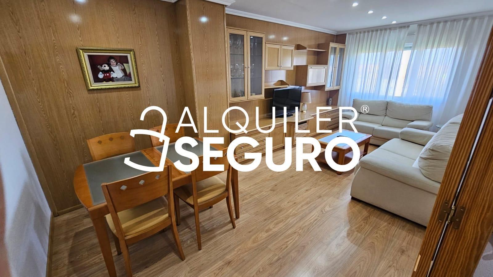 Sala d'estar de Pis de lloguer en  Madrid Capital amb Calefacció i Moblat