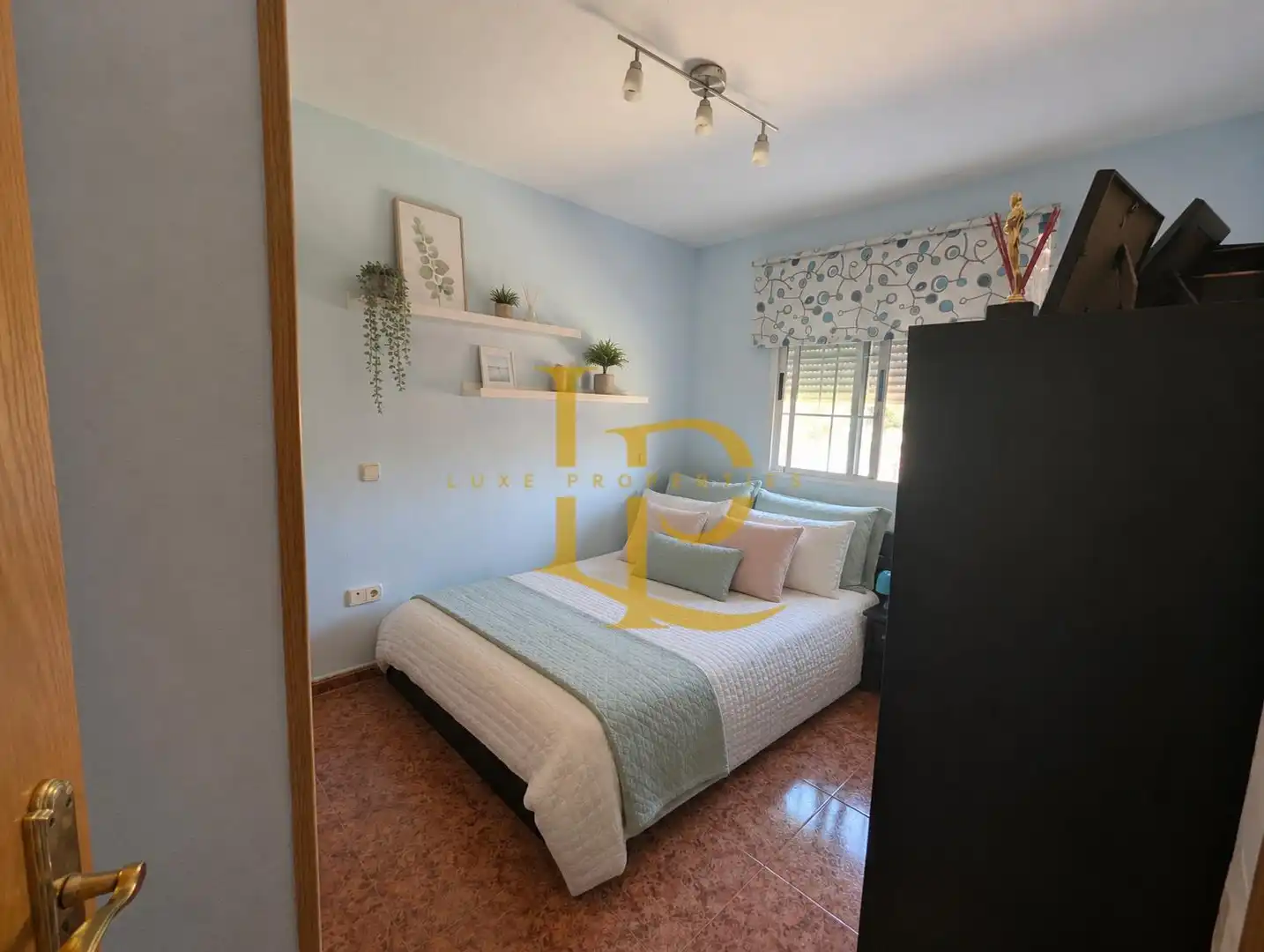 Dormitori de Casa o xalet en venda en Galápagos amb Calefacció, Jardí privat i Terrassa