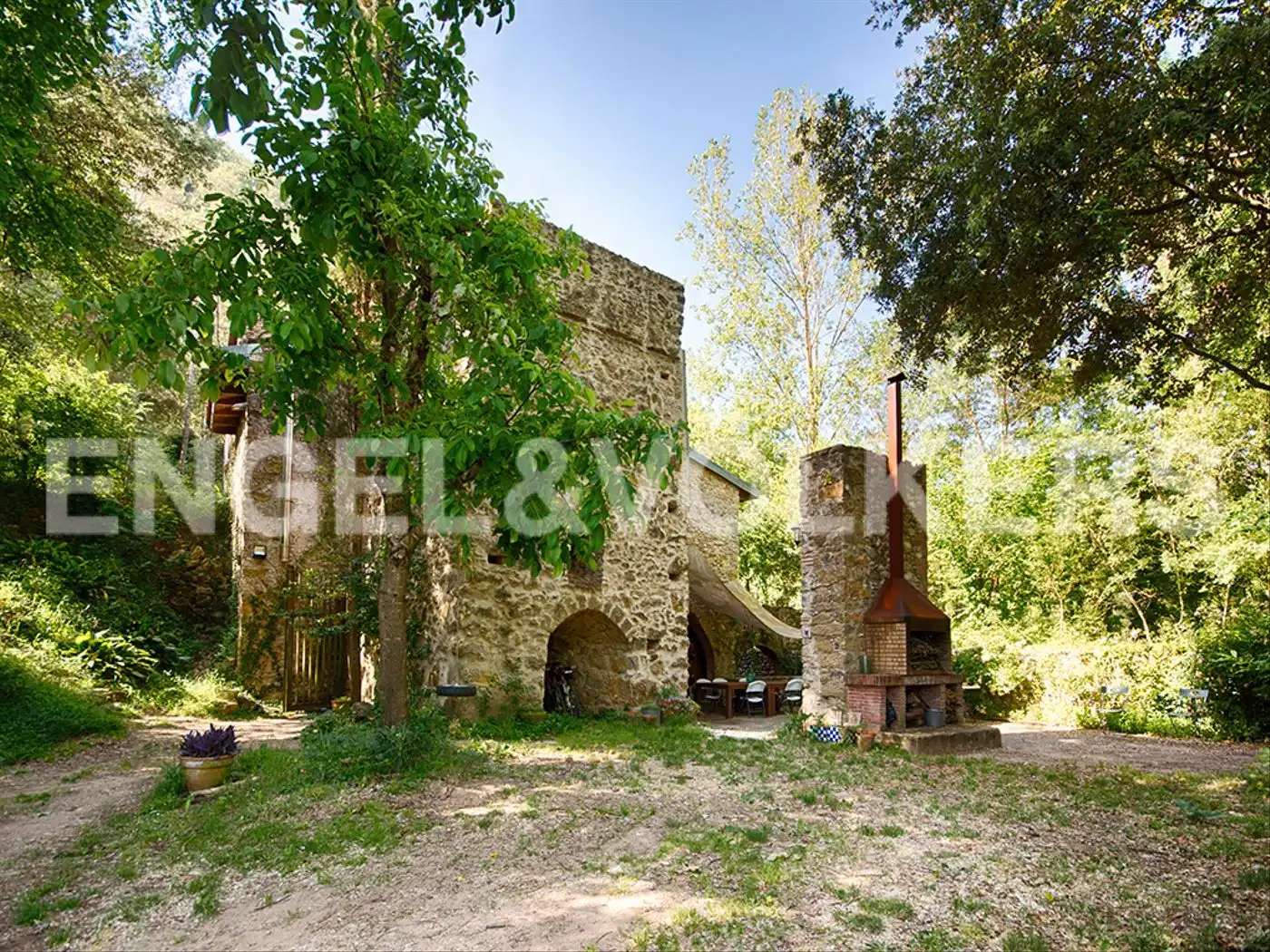 Finca rústica en venda en Sant Llorenç de la Muga amb Calefacció i Traster