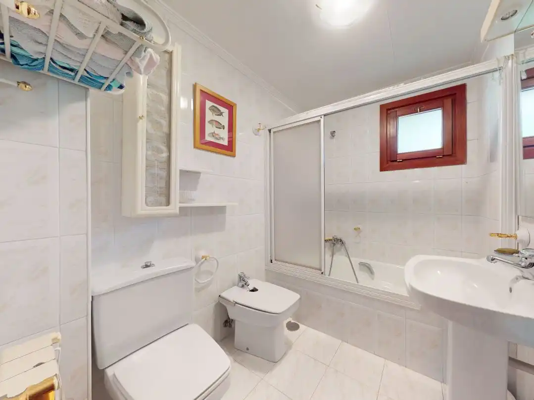 Bathroom of Flat for sale in Legazpi  with Heating and Furnished