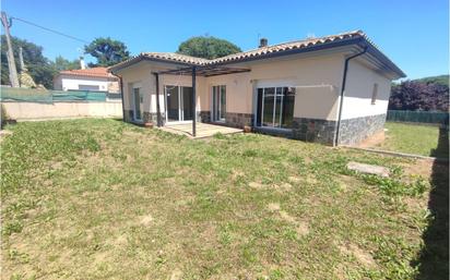 Vista exterior de Casa o xalet en venda en Caldes de Malavella amb Calefacció, Jardí privat i Terrassa