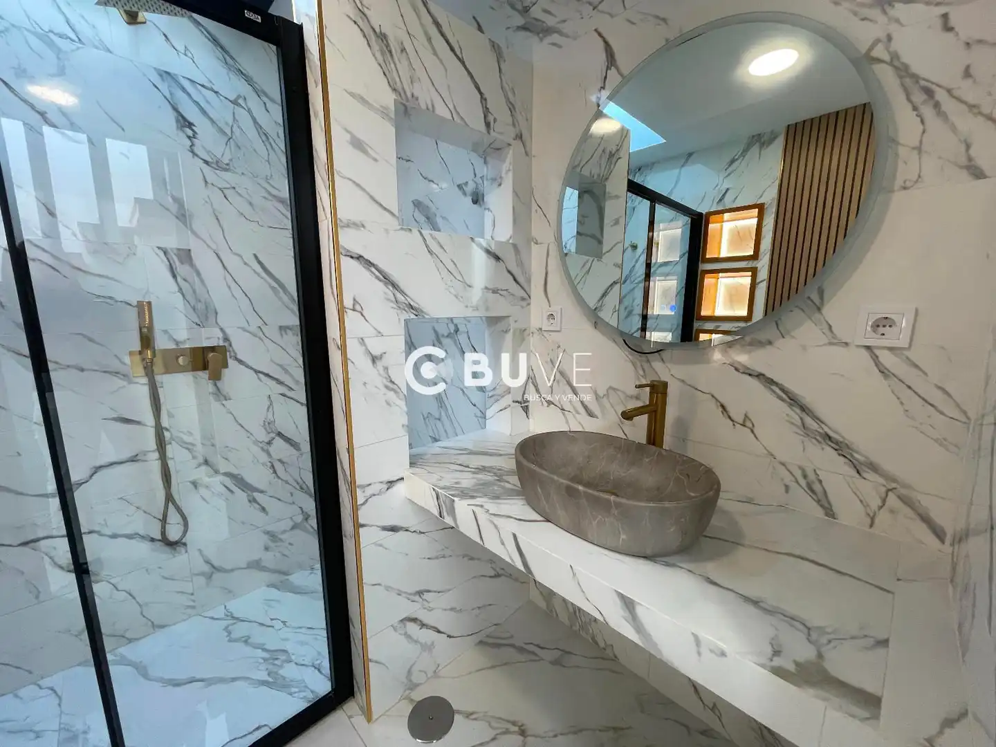 Bathroom of Houses for sale in Sevilla  with Air Conditioner, Terrace and Swimming Pool