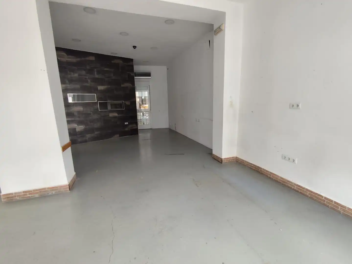 Local comercial de lloguer a Poniente-Sur, imagen 2