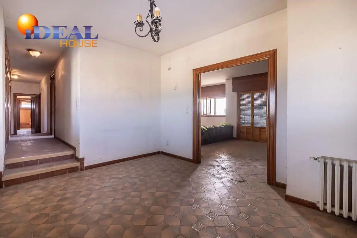 Casa rústica amb piscina en venda a Santa Fe, imagen 8