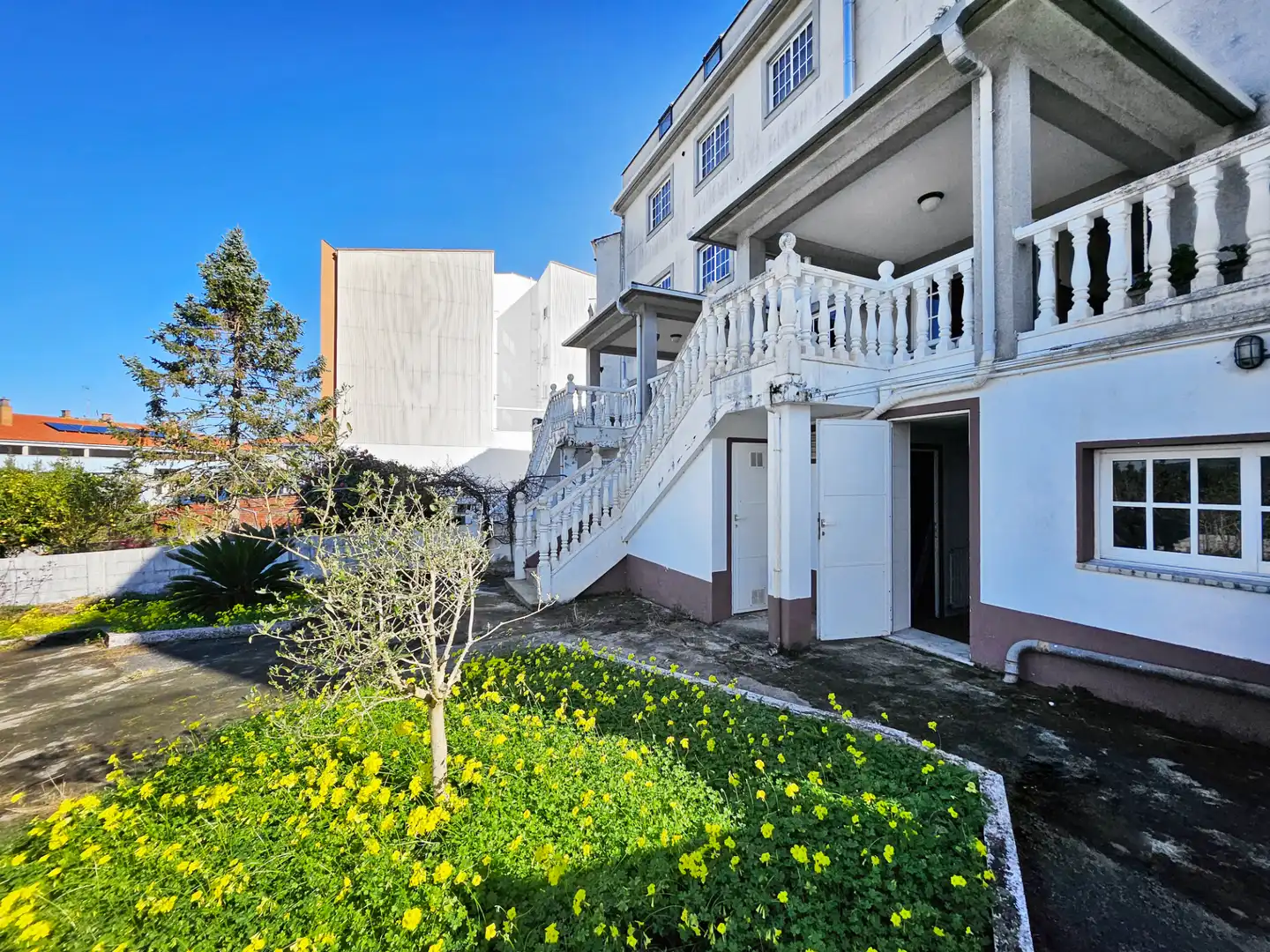 Vista exterior de Dúplex en venta en Mugardos con Calefacción, Jardín privado y Terraza