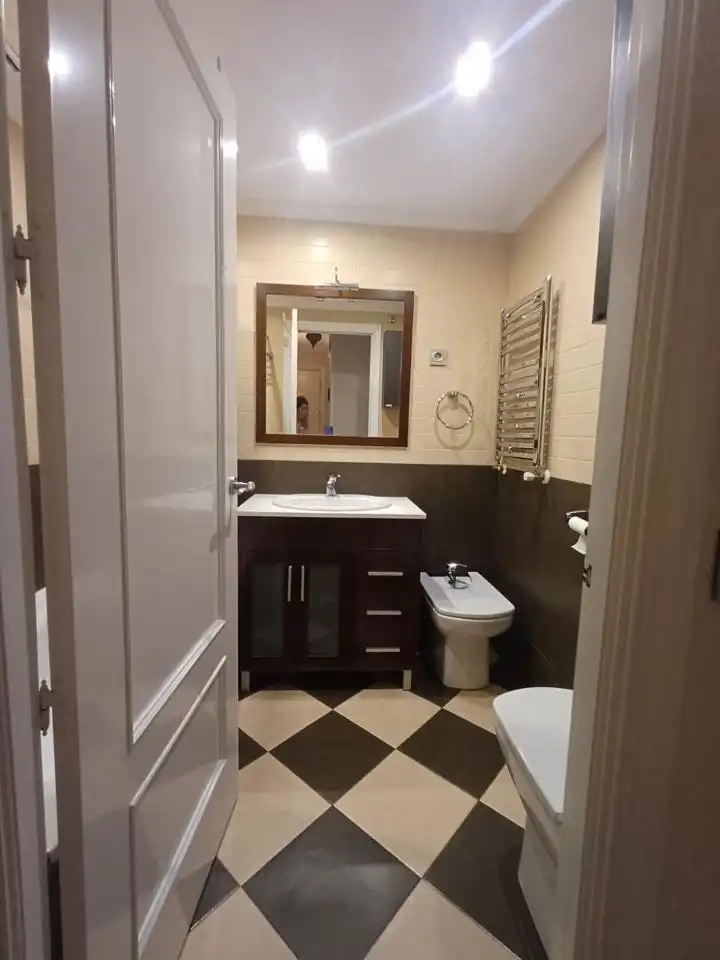 Baño de Piso de alquiler en Getafe con Aire acondicionado, Calefacción y Amueblado