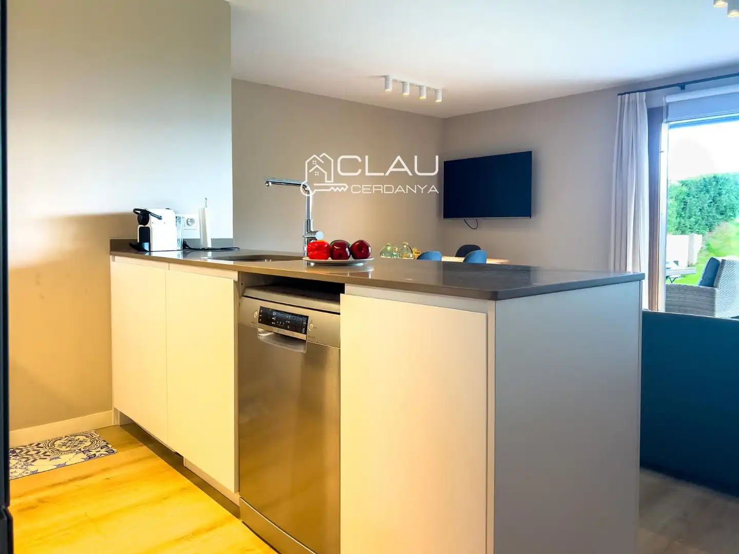 Cocina de Piso en venta en Sainte - Léocadie con Calefacción, Jardín privado y Parquet