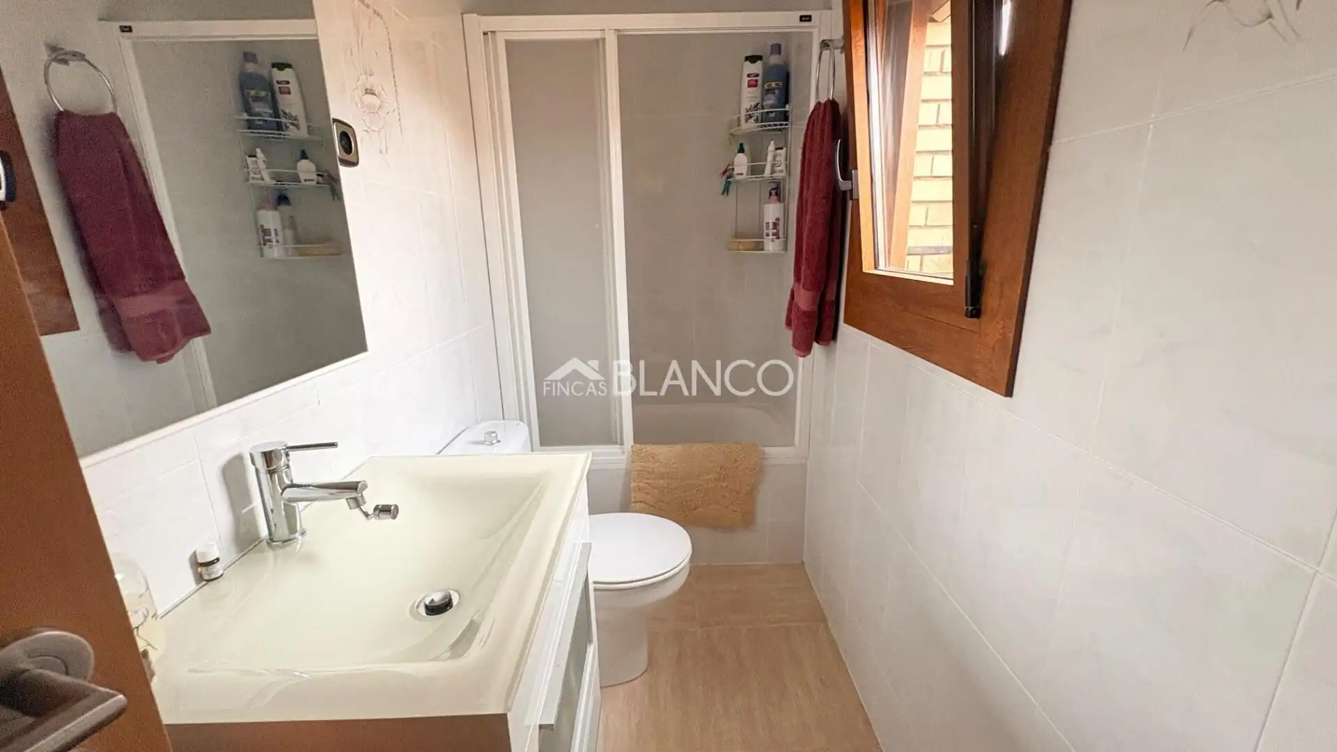 Bathroom of Houses for sale in Piera  with Heating and Swimming Pool