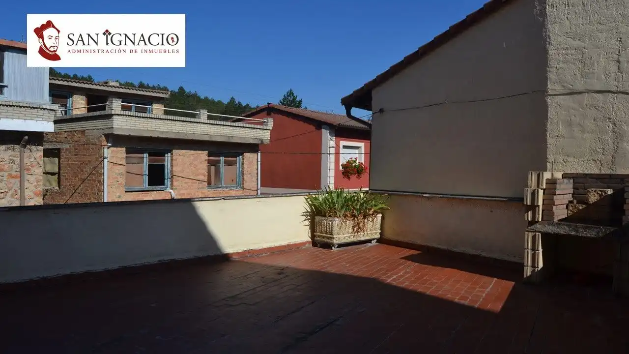 Terraza de Piso en venta en Trespaderne con Calefacción, Terraza y Trastero
