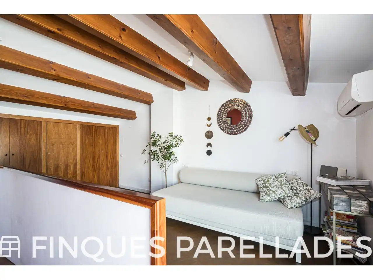 Wohnzimmer von Dachboden zum Verkauf in Sitges mit Klimaanlage, Heizung und Terrasse