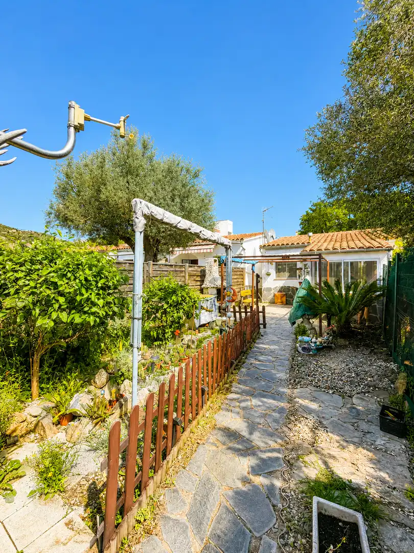 Jardí de Casa o xalet en venda en Roses amb Aire condicionat, Calefacció i Jardí privat