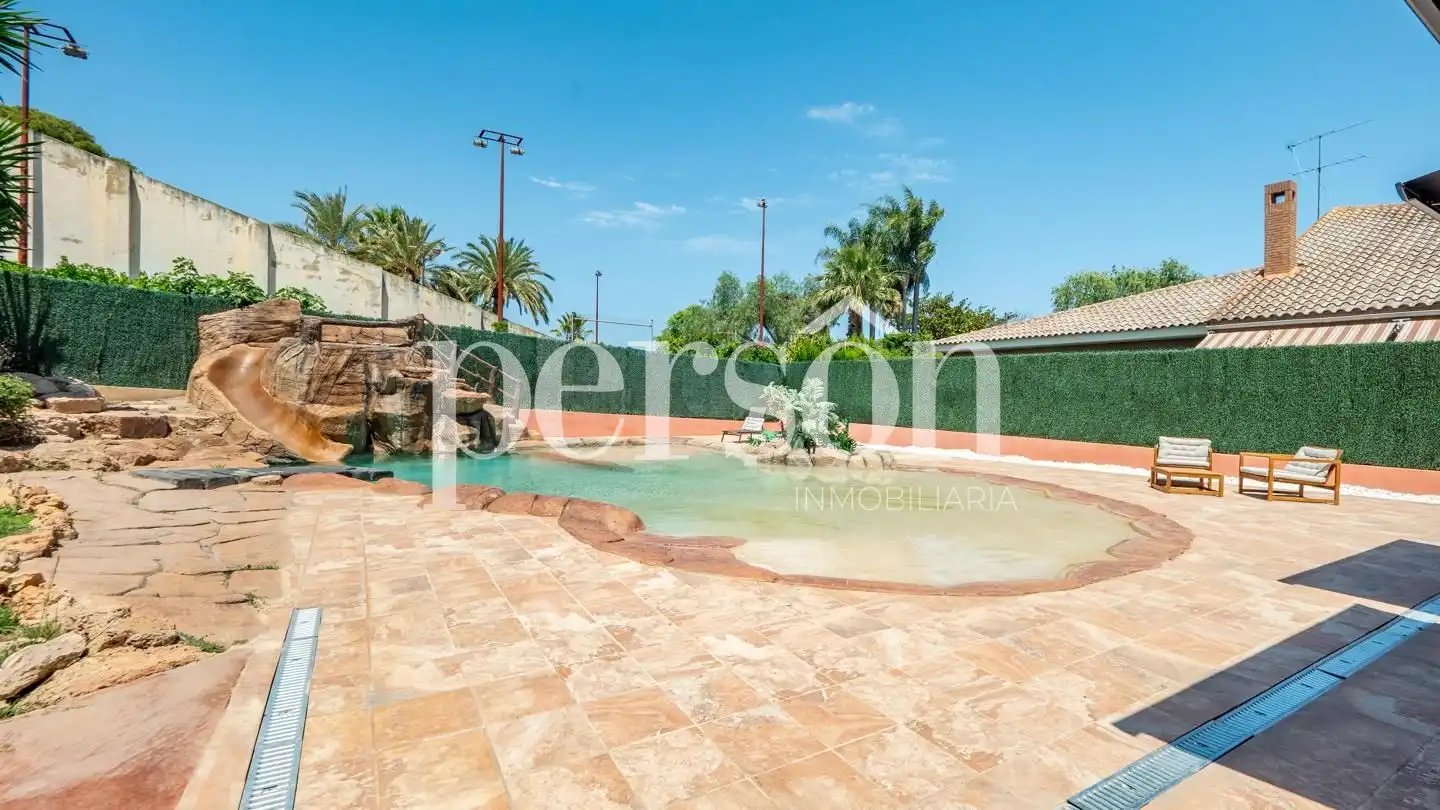 Detached house with pool for sale in La Cañada, imagen 5