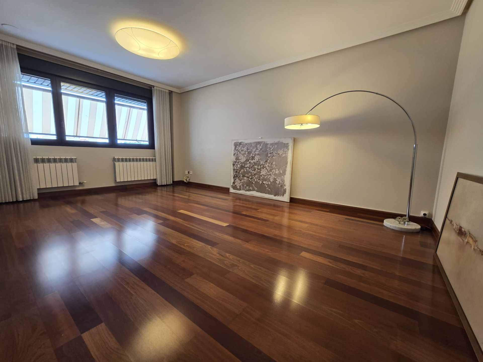 Sala d'estar de Pis en venda en  Logroño amb Aire condicionat, Calefacció i Terrassa