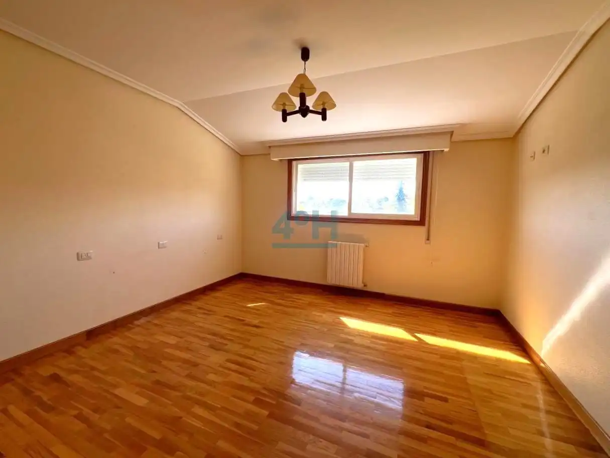 Habitación de Casa o chalet en venta en Barbadás con Calefacción, Jardín privado y Terraza