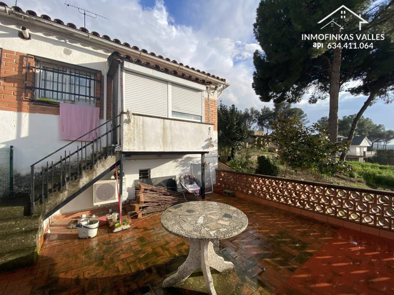 Vista exterior de Casa adosada en venda en Lliçà de Vall amb Aire condicionat, Calefacció i Jardí privat