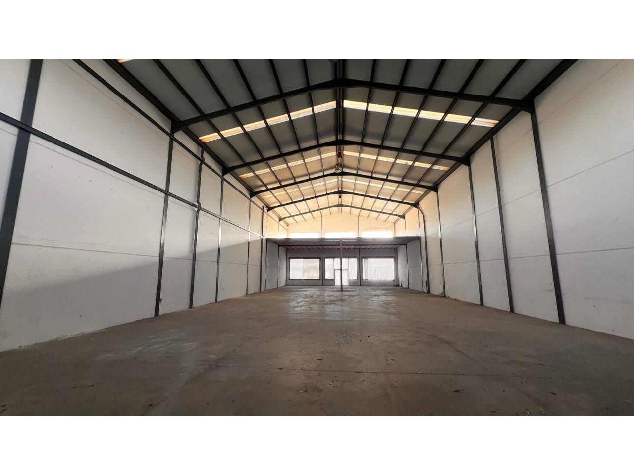 Nau industrial en venda en La Gineta