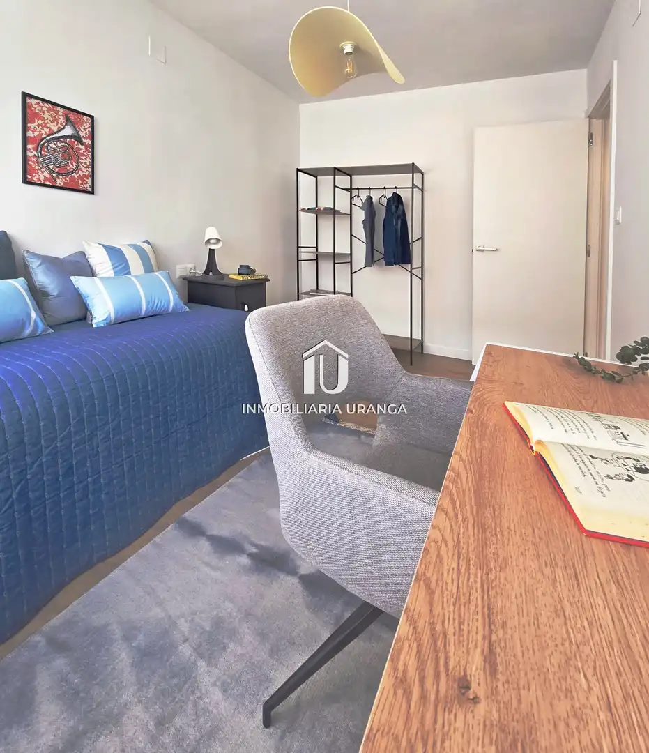 Bedroom of Flat for sale in Laredo