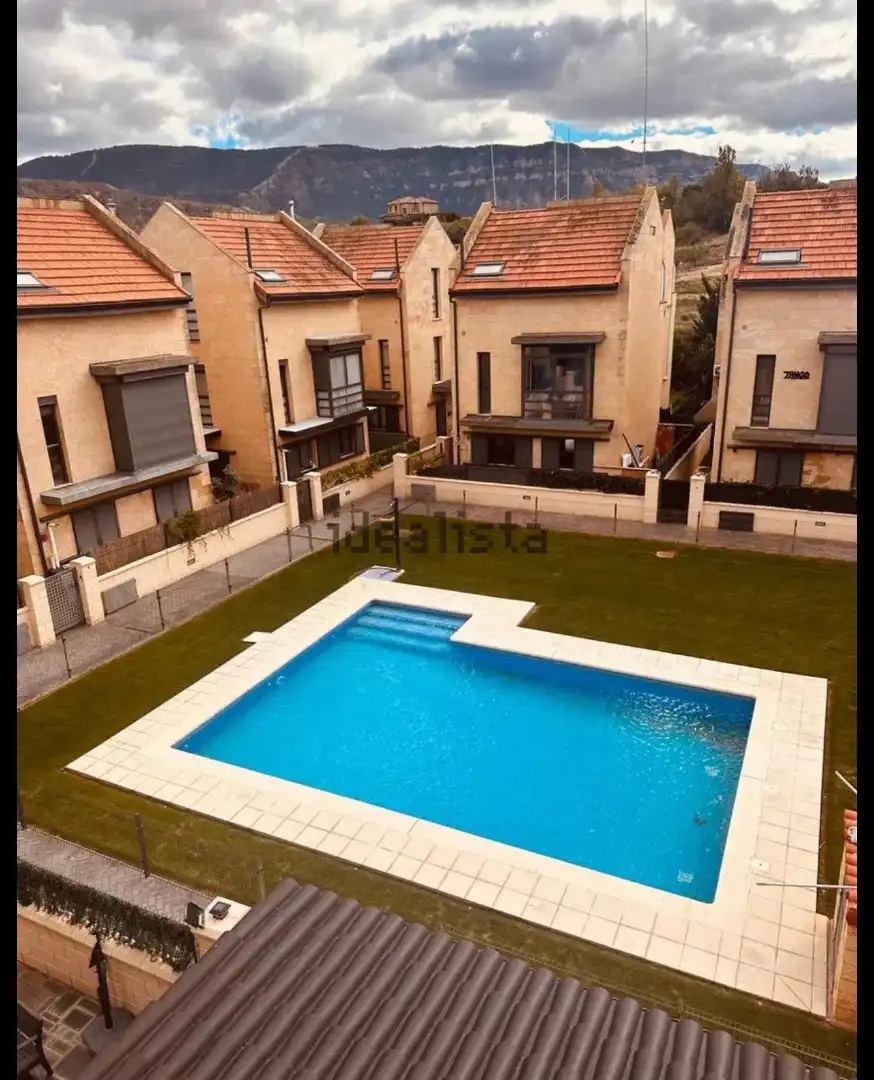 Piscina de Casa o chalet en venta en Ribafrecha con Calefacción, Jardín privado y Terraza