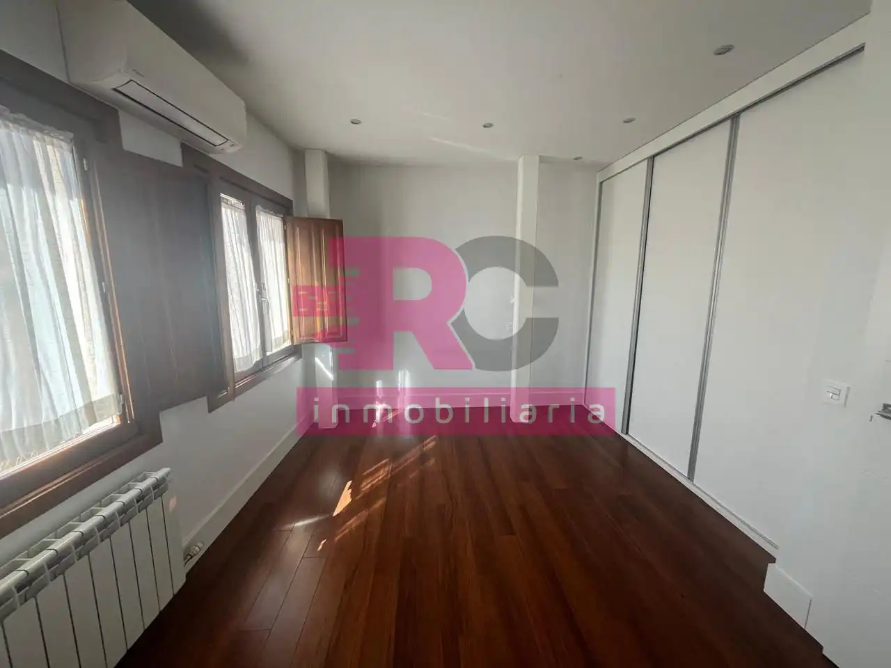 Habitación de Ático en venta en Salamanca con Aire acondicionado y Calefacción