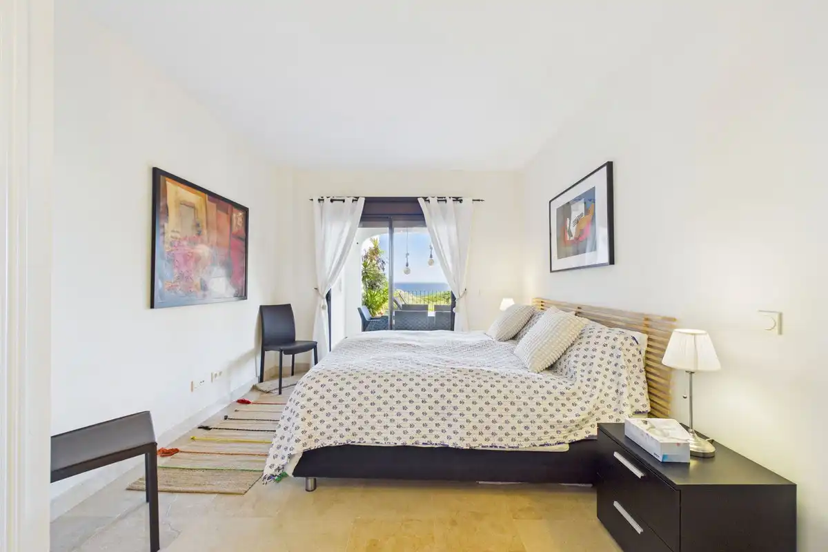 Ground floor with pool for sale in La Alcaidesa, imagen 18