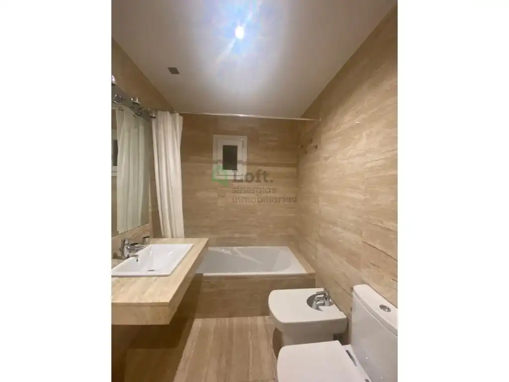 Badezimmer von Wohnung zur Miete in Badajoz mit Klimaanlage, Heizung und Ofen