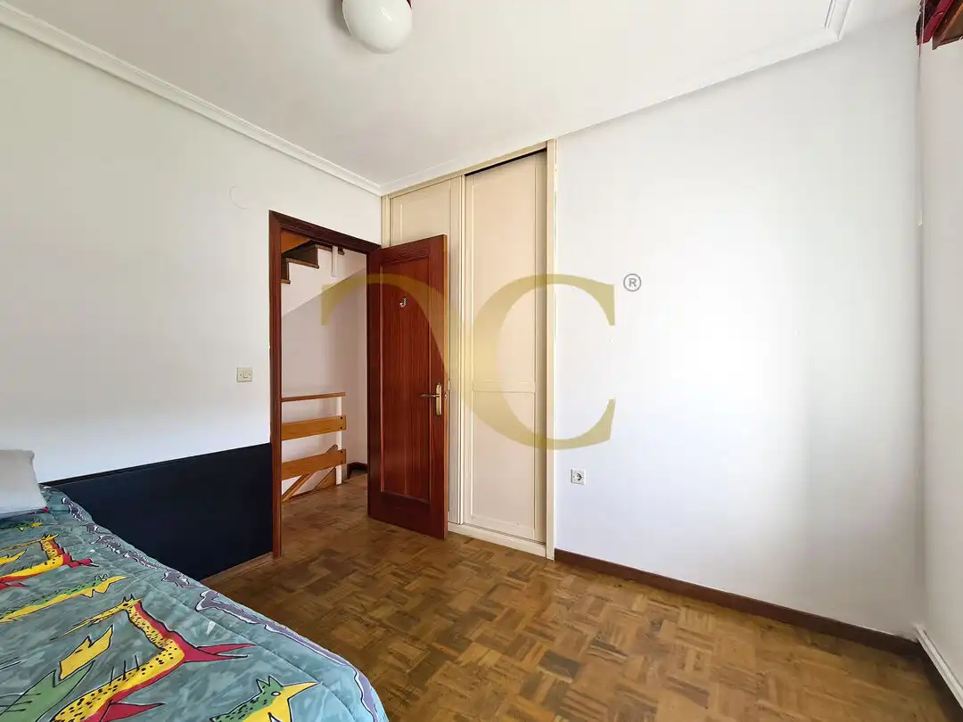 Dormitori de Casa o xalet en venda en Ribadesella amb Calefacció i Terrassa
