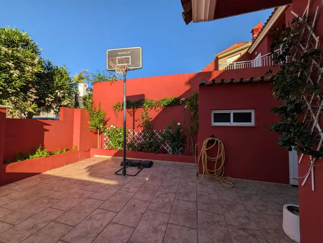 Terraza de Casa adosada de alquiler en La Línea de la Concepción con Aire acondicionado, Calefacción y Jardín privado