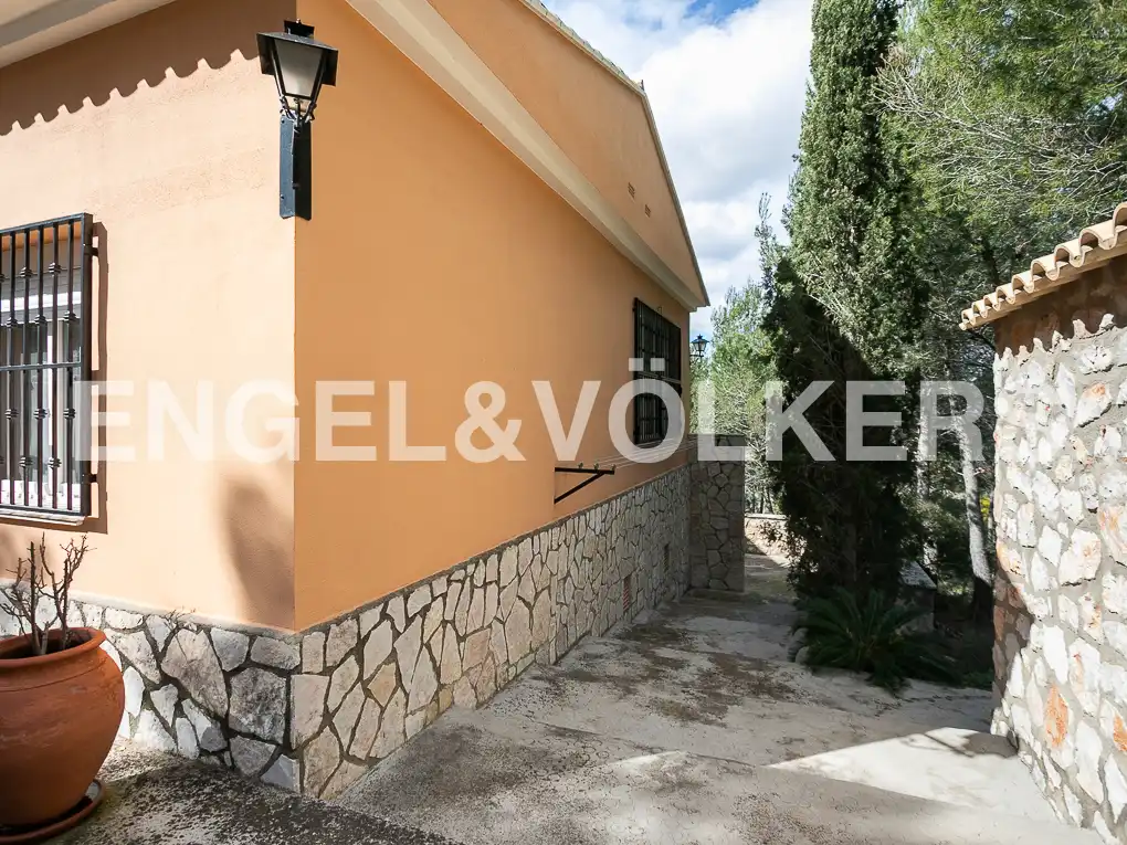 Vista exterior de Casa o xalet en venda en Carcaixent amb Calefacció, Jardí privat i Terrassa