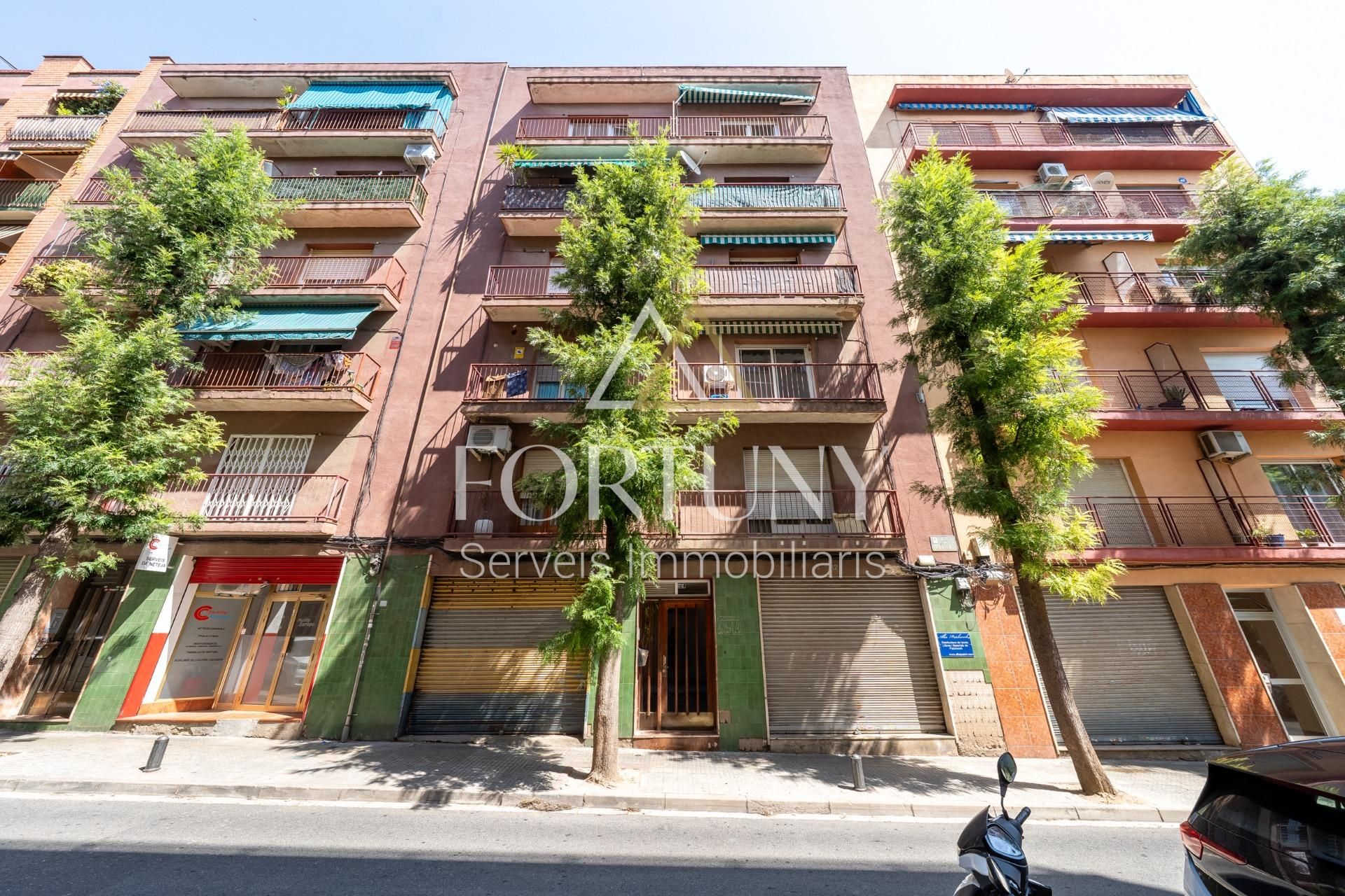 Vista exterior de Pis en venda en Reus amb Aire condicionat i Balcó