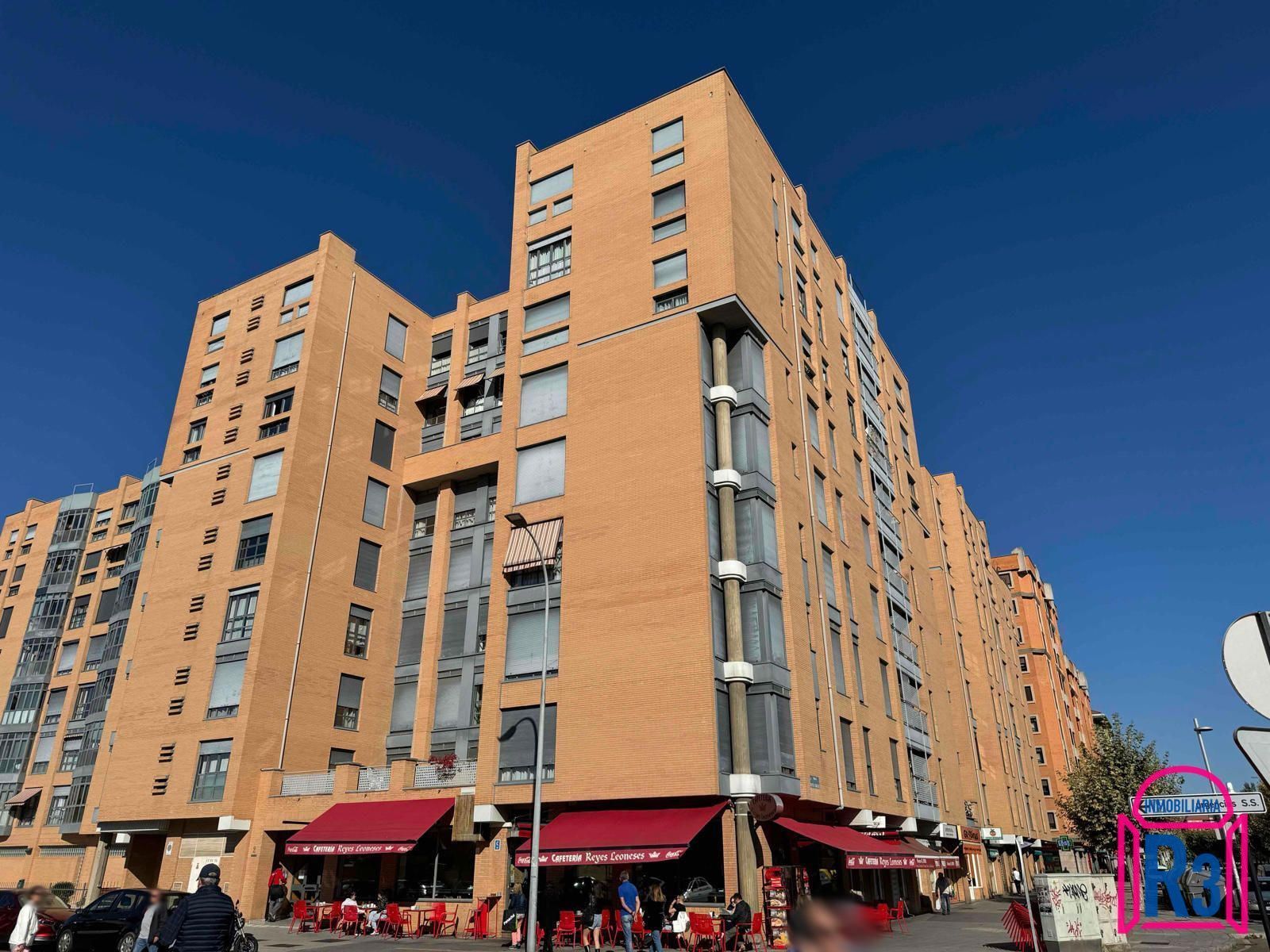 Exterior view of Flat to rent in León Capital   with Heating, Terrace and Furnished