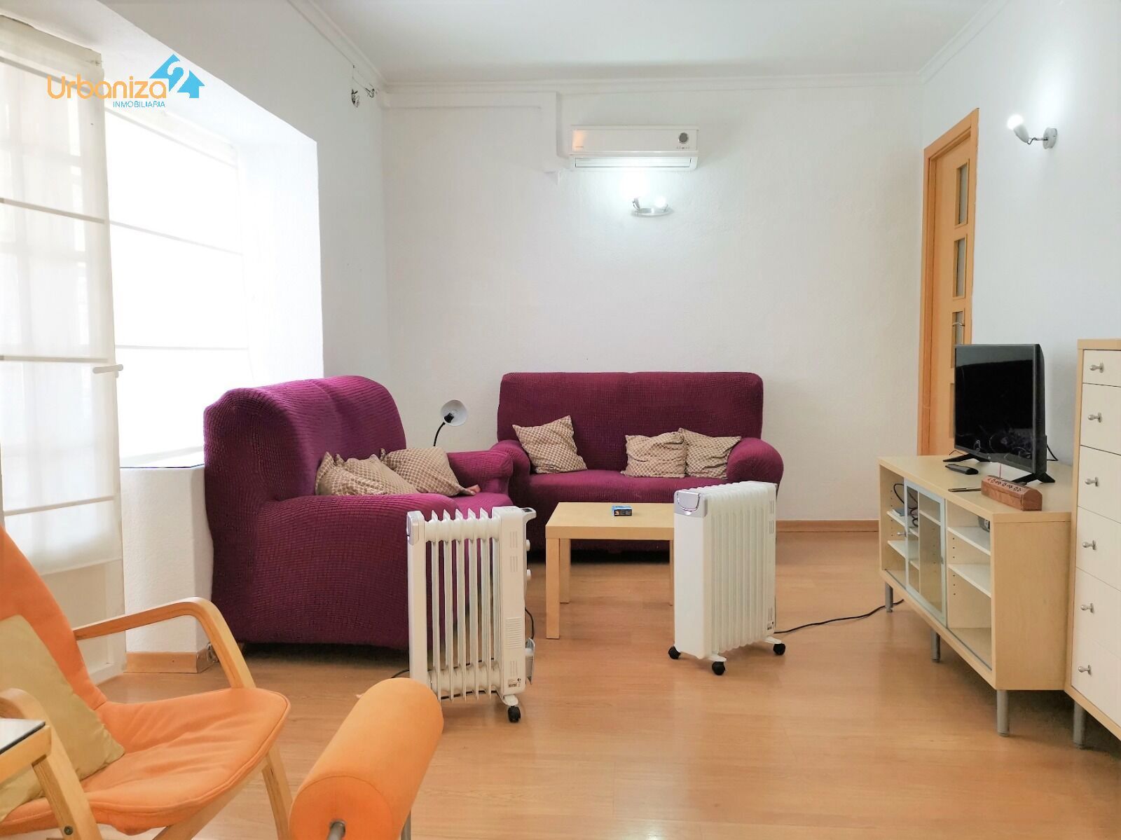 Sala d'estar de Pis en venda en Badajoz Capital amb Parquet i Moblat