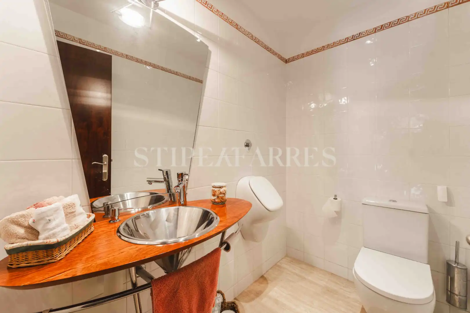Badezimmer von Haus oder Chalet zum Verkauf in Barcelona mit Klimaanlage, Heizung und Privatgarten