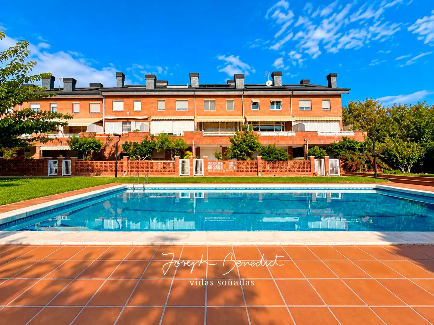 Vista exterior de Casa o chalet en venta en Castelldefels con Aire acondicionado, Calefacción y Jardín privado