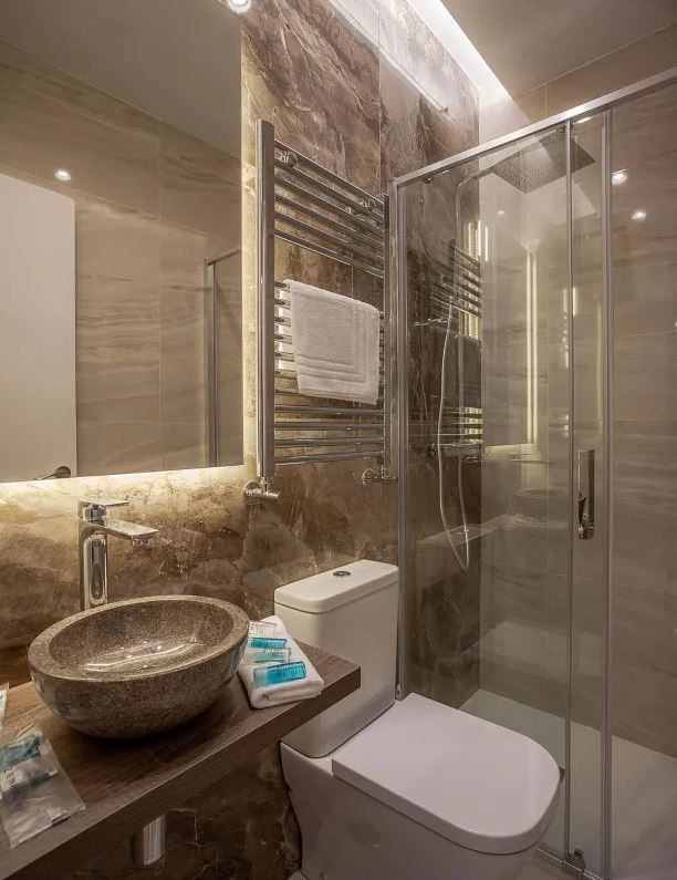 Bathroom of Flat to rent in  Sevilla Capital  with Air Conditioner, Furnished and Pets allowed
