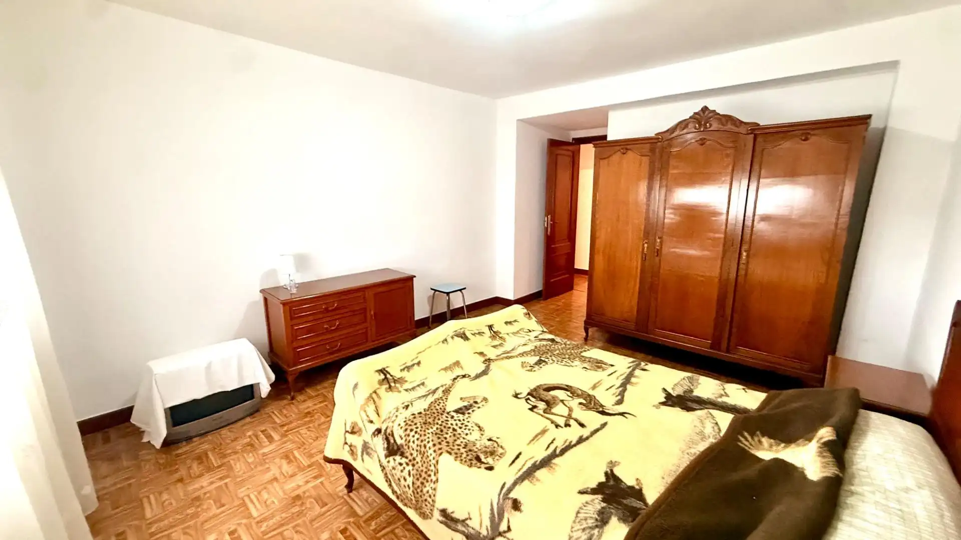 Habitación de Piso en venta en Ourense Capital  con Amueblado y Balcón