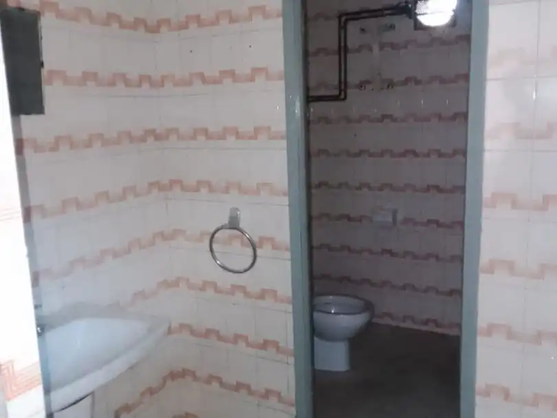 Baño de Local de alquiler en Valladolid