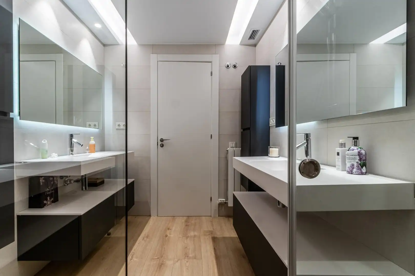 Badezimmer von Wohnung zum Verkauf in Manresa mit Heizung, Privatgarten und Parkett
