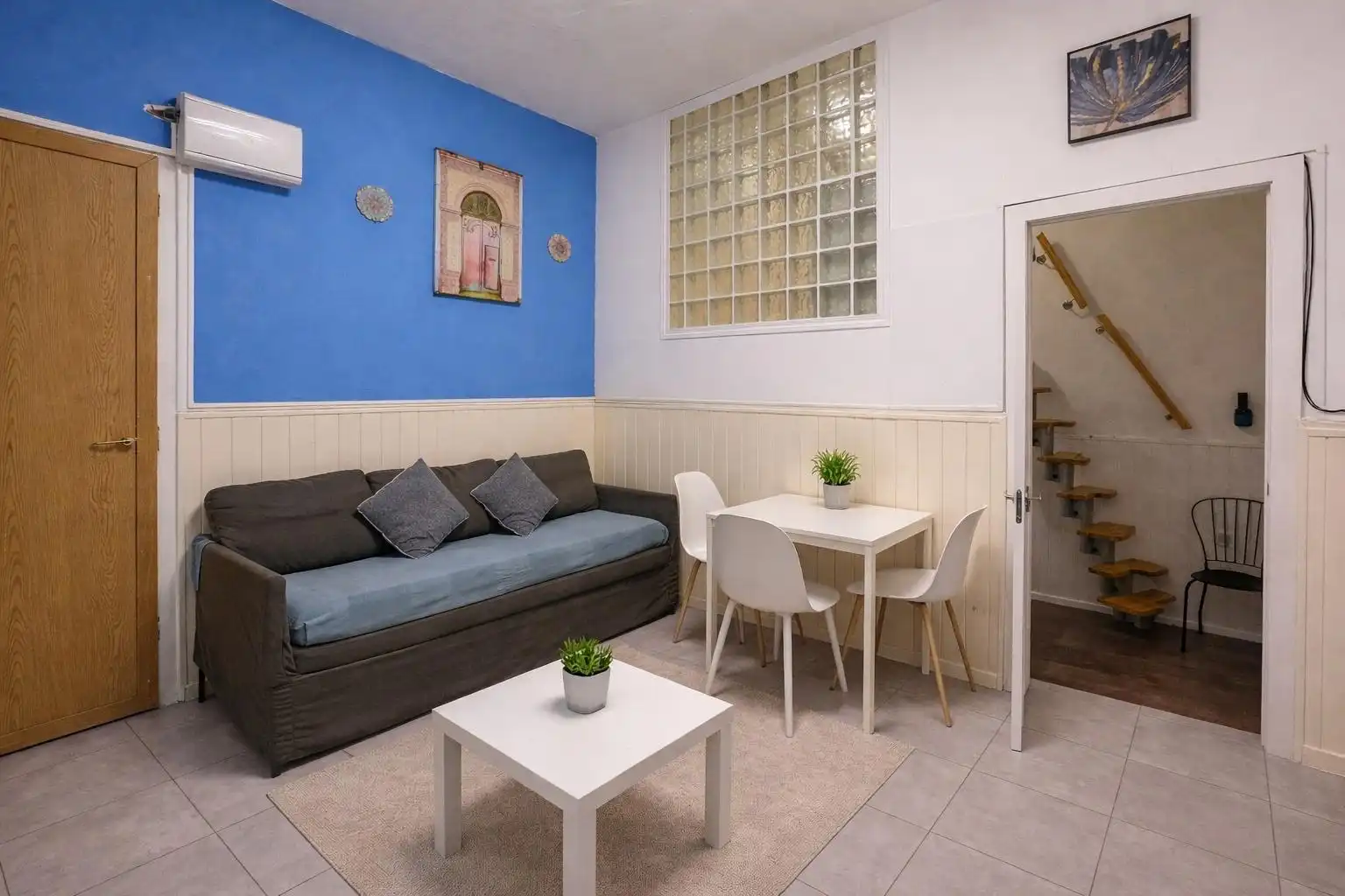 Sala d'estar de Apartament en venda en Madrid amb Calefacció i Moblat